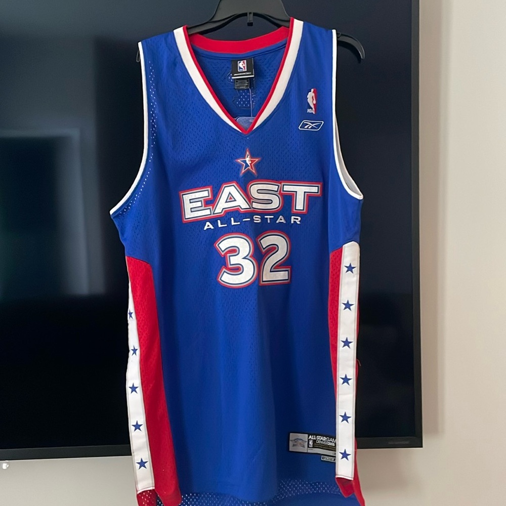 Vintage men’s basketball jersey